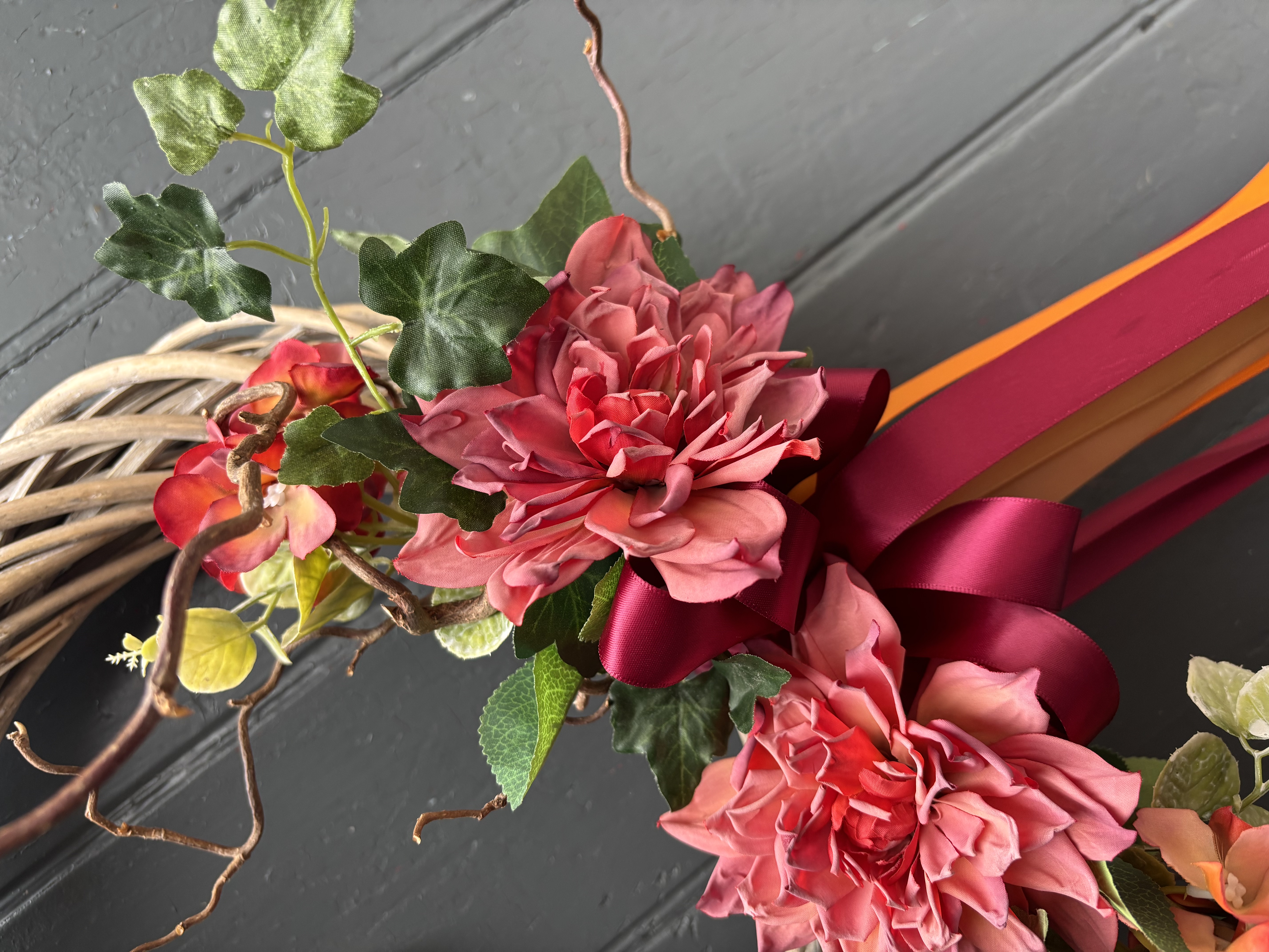 Autumnal Dahlia & Ivy Round Wreath - View 3
