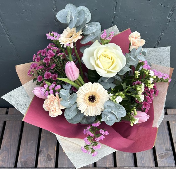 Soft Peach & Raspberry Gift Box - Fresh flowers from Baytree Florists Elgin