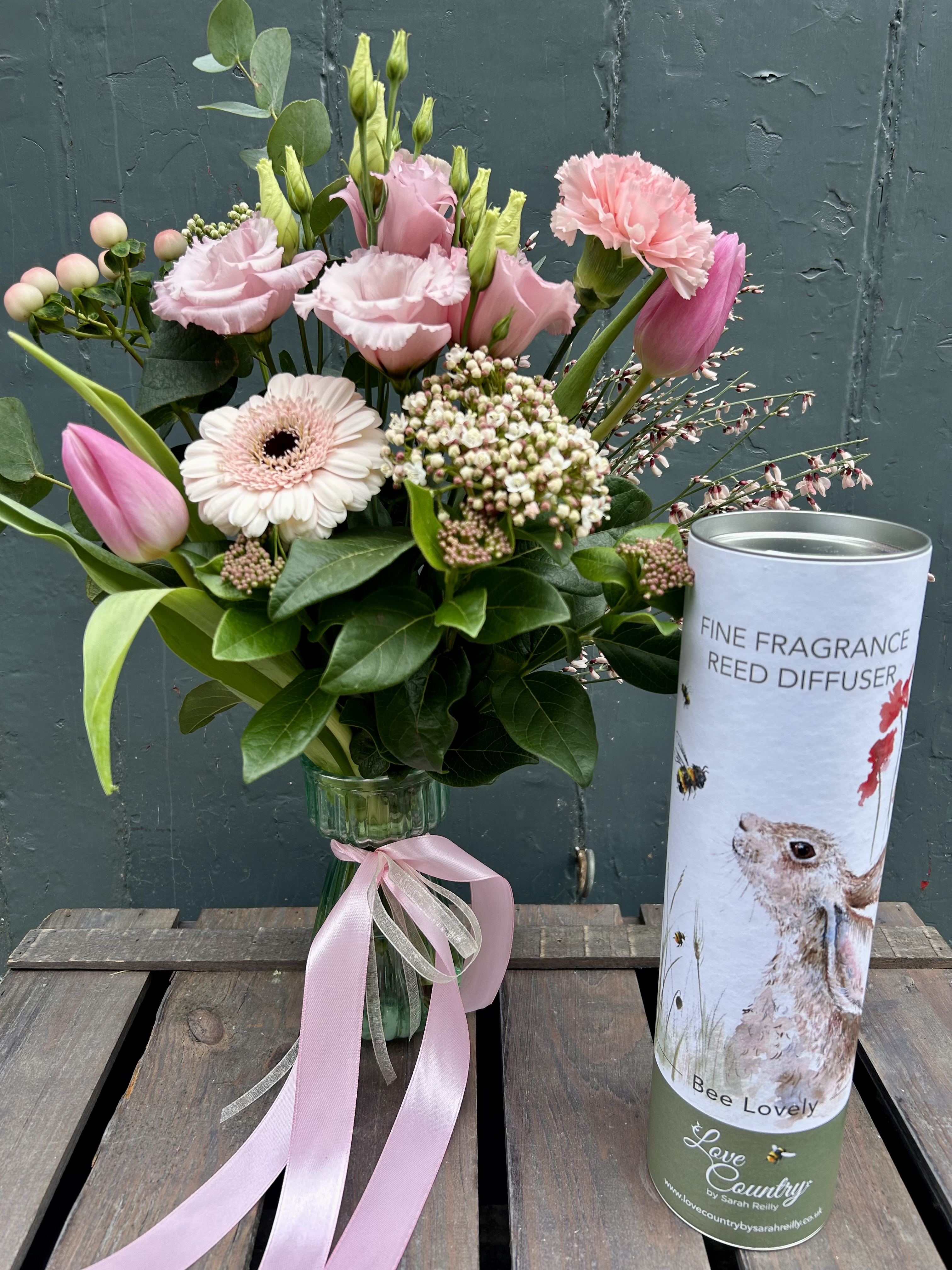 Blush Pink Reed Diffuser Gift Set - Order from Bay Tree Florists Elgin