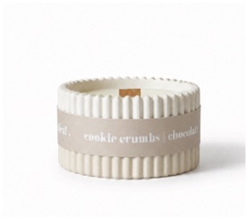 thewaxleaf. Cookie Crumbs Scented Candle - View 3